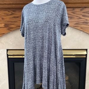 Chelsea & Theodore Sharkbite Top Sz. L‎ NWT